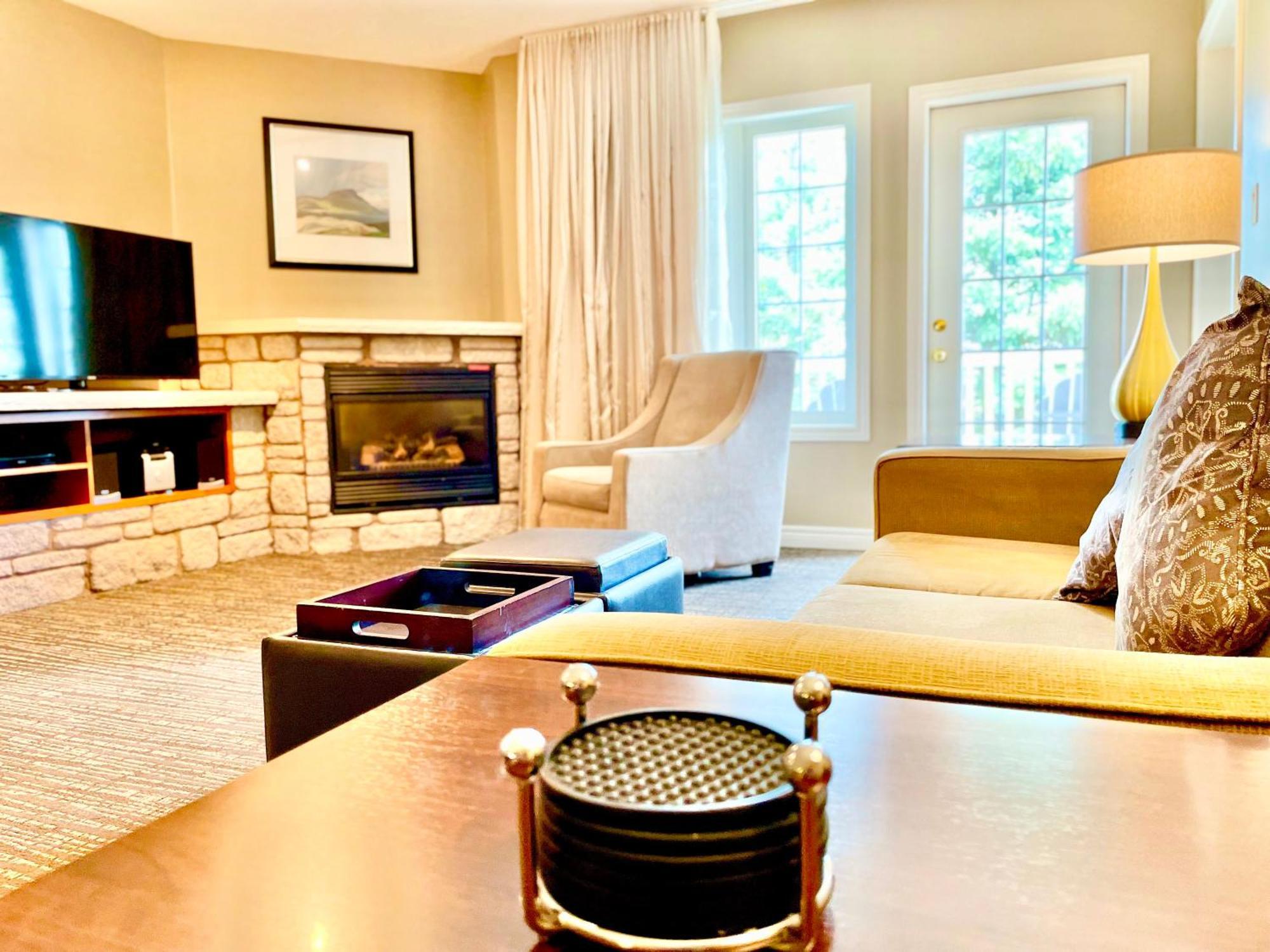 Hillside Haven: Carriage Club Resort Retreat Edgar Exteriör bild