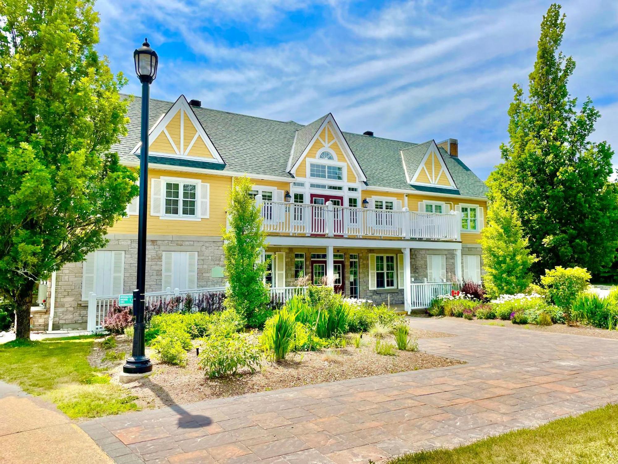 Hillside Haven: Carriage Club Resort Retreat Edgar Exteriör bild