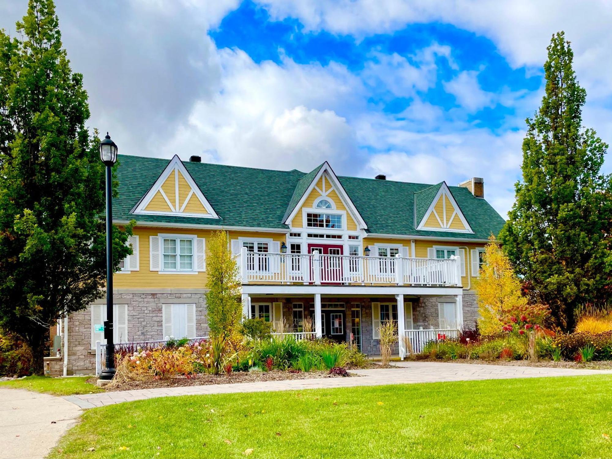 Hillside Haven: Carriage Club Resort Retreat Edgar Exteriör bild